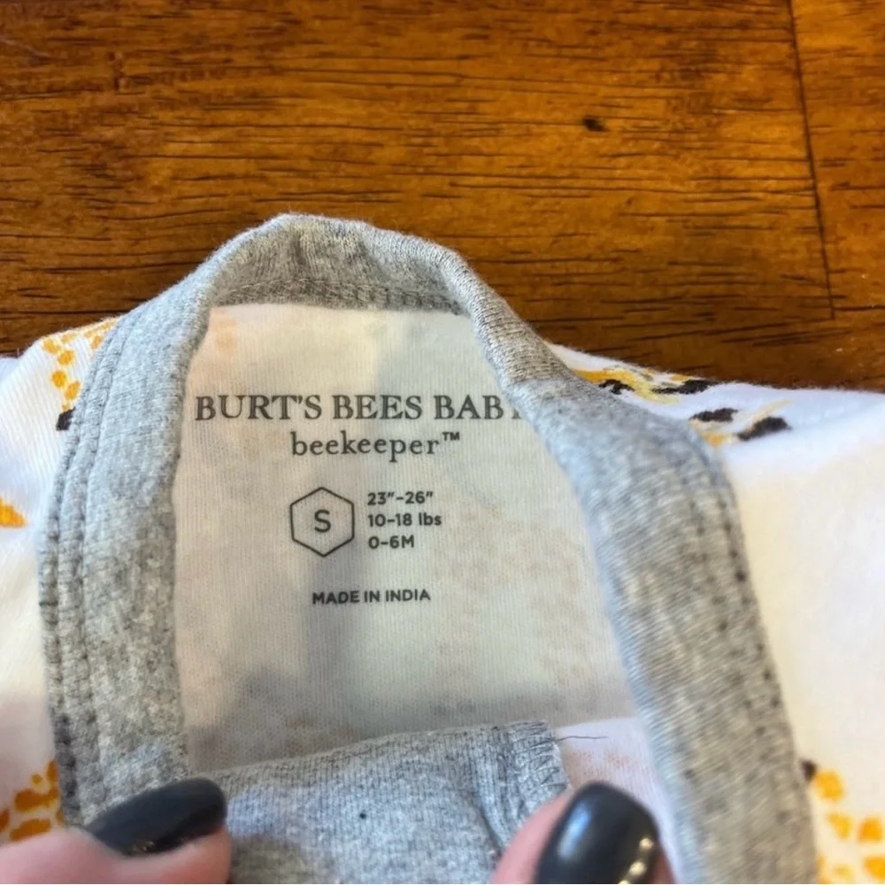 Burt's Bees Baby White Sleeveless Sleep Sack with Yellow Giraffe Print